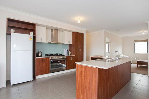 Ocean View Crescent 59 - Lennox Head Accommodation 2