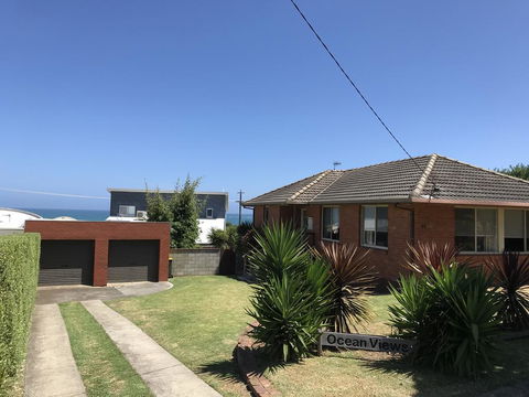 OCEAN VIEWS - Lennox Head Accommodation 0