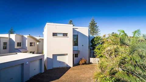 OCEAN WAVES - WiFi - Lennox Head Accommodation 3