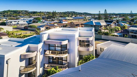 OCEAN WAVES - WiFi - Lennox Head Accommodation 0