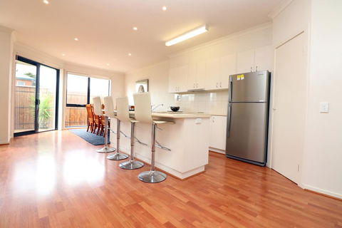 Ocean Whispers - Pets, WiFi, 300m Beach, 3 Bdrm, Linen - Lennox Head Accommodation 2