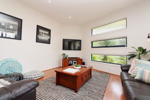 Ocean Whispers - Pets, WiFi, 300m Beach, 3 Bdrm, Linen - Lennox Head Accommodation 0