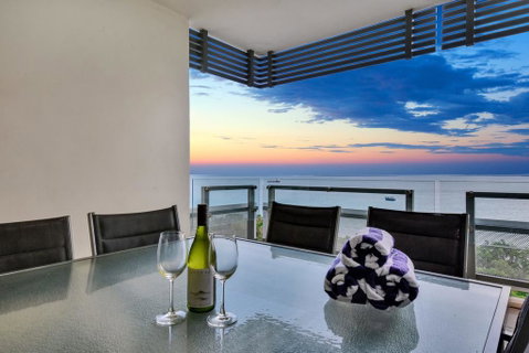 Oceana Darwin Central Oceanfront 3 Bedroom 2 Lounge Room Pool Gym Tennis Court Sleeps 9 - Lennox Head Accommodation 0