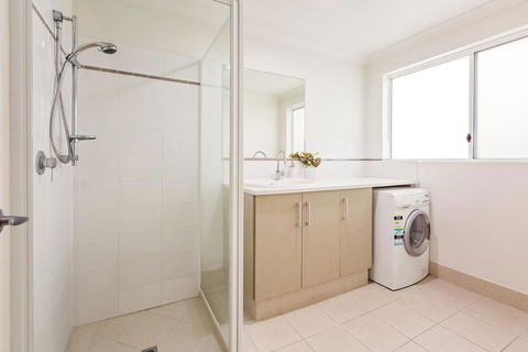 ON THE BEACH - Villa Over The Road From The Beach - Lennox Head Accommodation 3