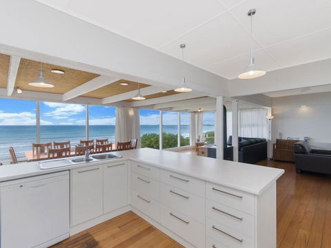 ONE FISH, TWO FISH - Lennox Head Accommodation 0