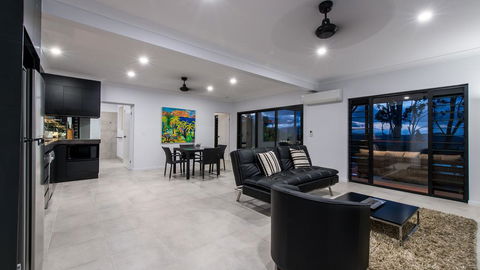 Onestep Airlie Retreat - Lennox Head Accommodation 3