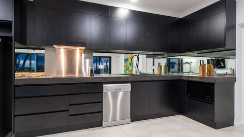 Onestep Airlie Retreat - Lennox Head Accommodation 1