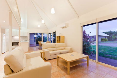 Osprey Holiday Village Unit 105 - Tranquil 3 Bedroom Holiday Villa With A Pool In The Complex - Lennox Head Accommodation 3