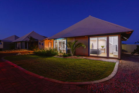Osprey Holiday Village Unit 106 - Trendy 3 Bedroom Holiday Villa With A Pool In The Complex - Lennox Head Accommodation 1