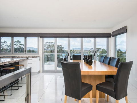 Paradise Point - Tamar Valley 14 Persons Residence With Pool - Lennox Head Accommodation 0