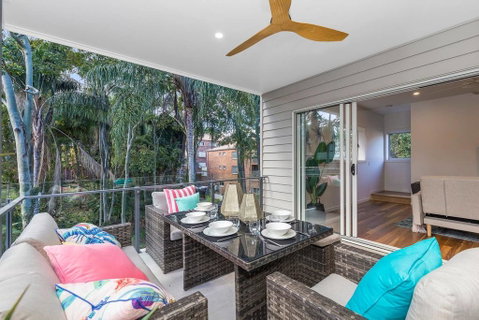 Park Avenue Townhouse Retreat Brisbane Sleeps 10 - Lennox Head Accommodation 2