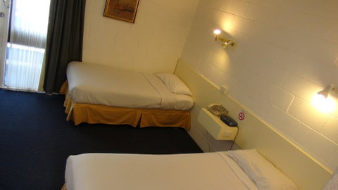 Pathfinder Motel - Lennox Head Accommodation 1