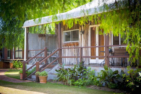 Peppercorn Cabin - Lennox Head Accommodation 1
