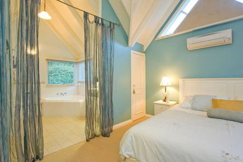 PLUM TREE COTTAGE - Spa Cottage With Woodfire - Lennox Head Accommodation 2