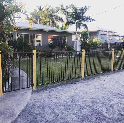 QUIRKY QUEENSLANDER 6 BEDROOM HOME - Lennox Head Accommodation 0