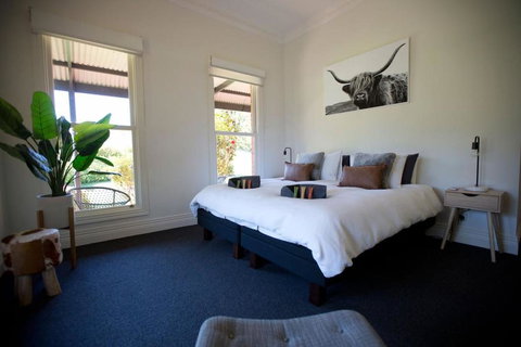 Ridge Line Riders Luxury Retreat - Lennox Head Accommodation 1