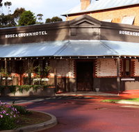 Rose  Crown Hotel - Lennox Head Accommodation