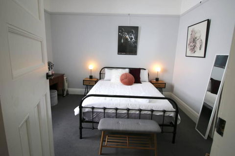 Sinjin: Unique Luxury 6 Bed House In Sydney City - Lennox Head Accommodation 1