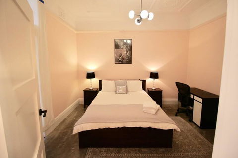 Sinjin: Unique Luxury 6 Bed House In Sydney City - Lennox Head Accommodation 3