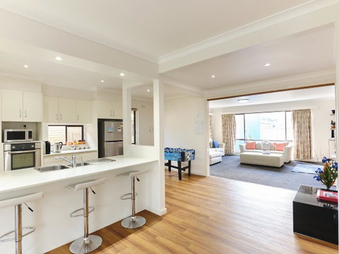 Skymirror Villa - Lennox Head Accommodation 3