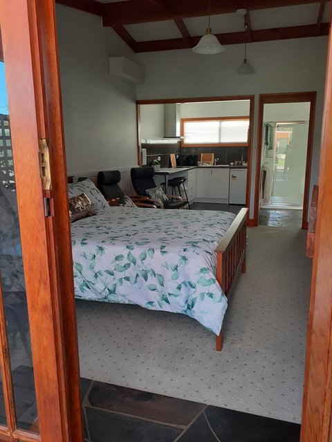 Sleepy Hollow Hideout (Hidout 2) - Lennox Head Accommodation 3