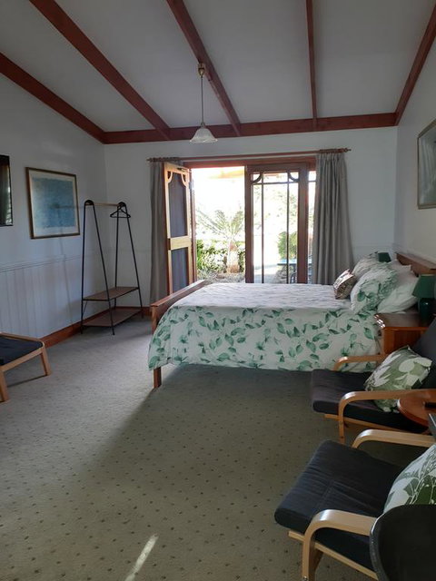 Sleepy Hollow Hideout (Hidout 2) - Lennox Head Accommodation 2