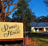 Straw House B and B - Lennox Head Accommodation