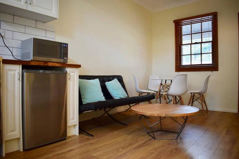 Stylish Cute Cottage In McMahons Point - Lennox Head Accommodation 0