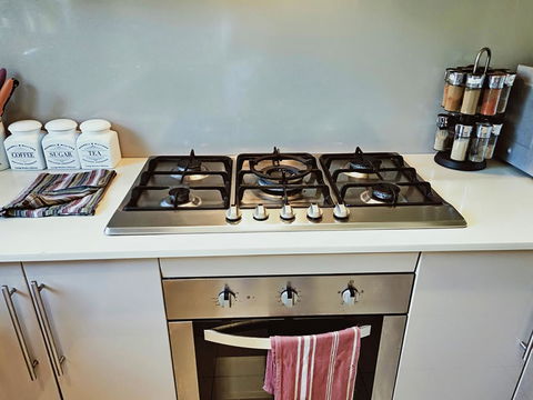 Stylish Private Bathroom-Luxurious Modern Big Home - Lennox Head Accommodation 1