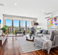 Stylish Saint Kilda Pad. walk to beach and cafes luna park - Lennox Head Accommodation