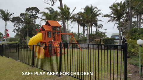 Tabourie Lake Motor Inn - Lennox Head Accommodation 1