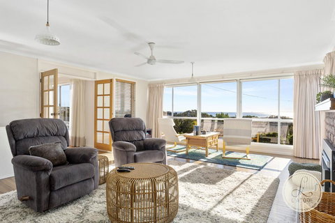 TASSIE SEASIDE SERENITY - L'Abode Accommodation - Lennox Head Accommodation 0