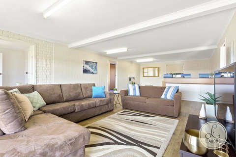 TASSIE SEASIDE SERENITY - L'Abode Accommodation - Lennox Head Accommodation 3