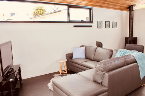 Omaroo House - Panoramic Water Views - Lennox Head Accommodation 10
