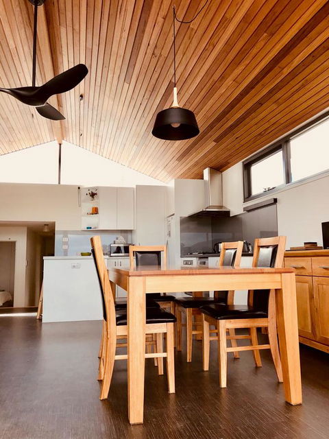 Omaroo House - Panoramic Water Views - Lennox Head Accommodation 18