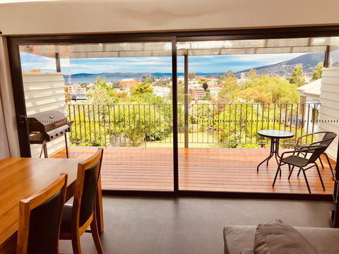 Omaroo House - Panoramic Water Views - Lennox Head Accommodation 7