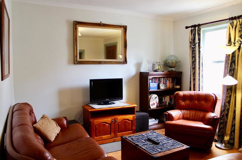 Omaroo House - Panoramic Water Views - Lennox Head Accommodation 22