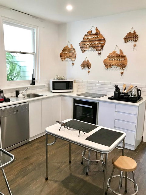 Devine Stays - Rupert #1 NOHO Art Apartment - Lennox Head Accommodation 8