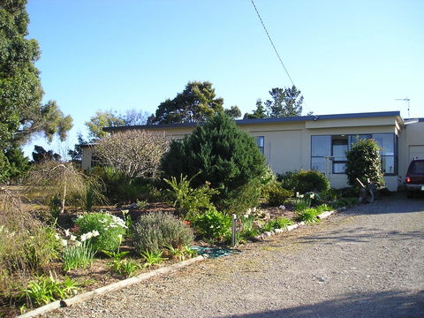 Green Views - Lennox Head Accommodation 11