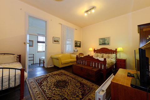 Edinburgh Gallery Bed & Breakfast - Lennox Head Accommodation 38