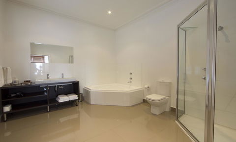 Ikon Hotel - Lennox Head Accommodation 2
