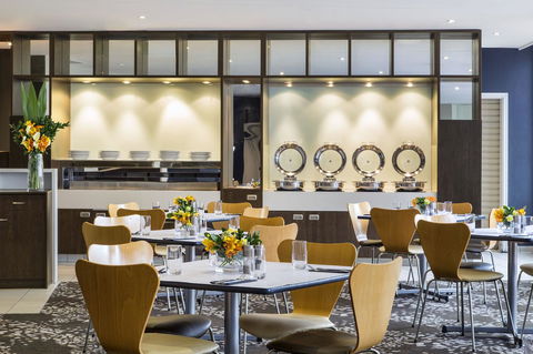 Holiday Inn Melbourne Airport, An IHG Hotel - Lennox Head Accommodation 9