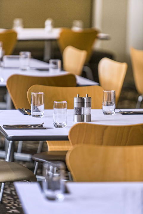 Holiday Inn Melbourne Airport, An IHG Hotel - Lennox Head Accommodation 6