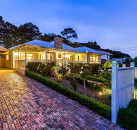 Lovely 5BR full house in Glen Waverley walk to train bus  shops - Lennox Head Accommodation