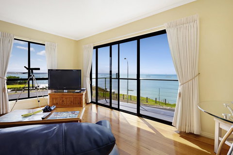 Clifftop Apartments Portland Vic - Lennox Head Accommodation 5