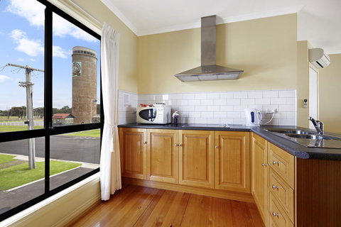 Clifftop Apartments Portland Vic - Lennox Head Accommodation 10