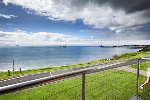 Clifftop Apartments Portland Vic - Lennox Head Accommodation 12