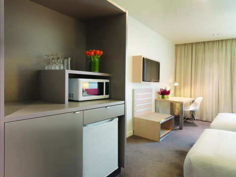 Travelodge Hotel Melbourne Docklands - Lennox Head Accommodation 5