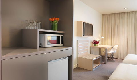 Travelodge Hotel Melbourne Docklands - Lennox Head Accommodation 13