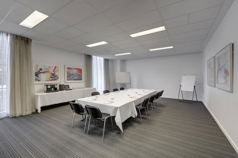 Travelodge Hotel Melbourne Docklands - Lennox Head Accommodation 24